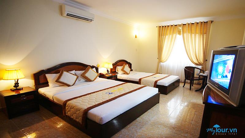 Deluxe Triple - Khách sạn Hàm Luông
