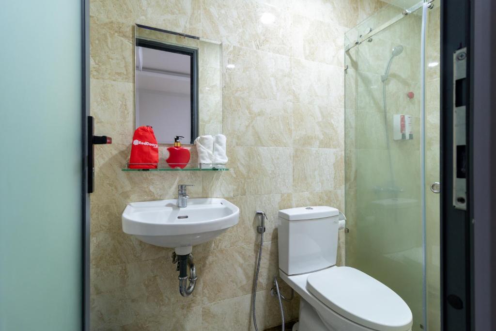 RedDoorz Family Room - RedDoorz The Jade Hotel Than Nhan Trung