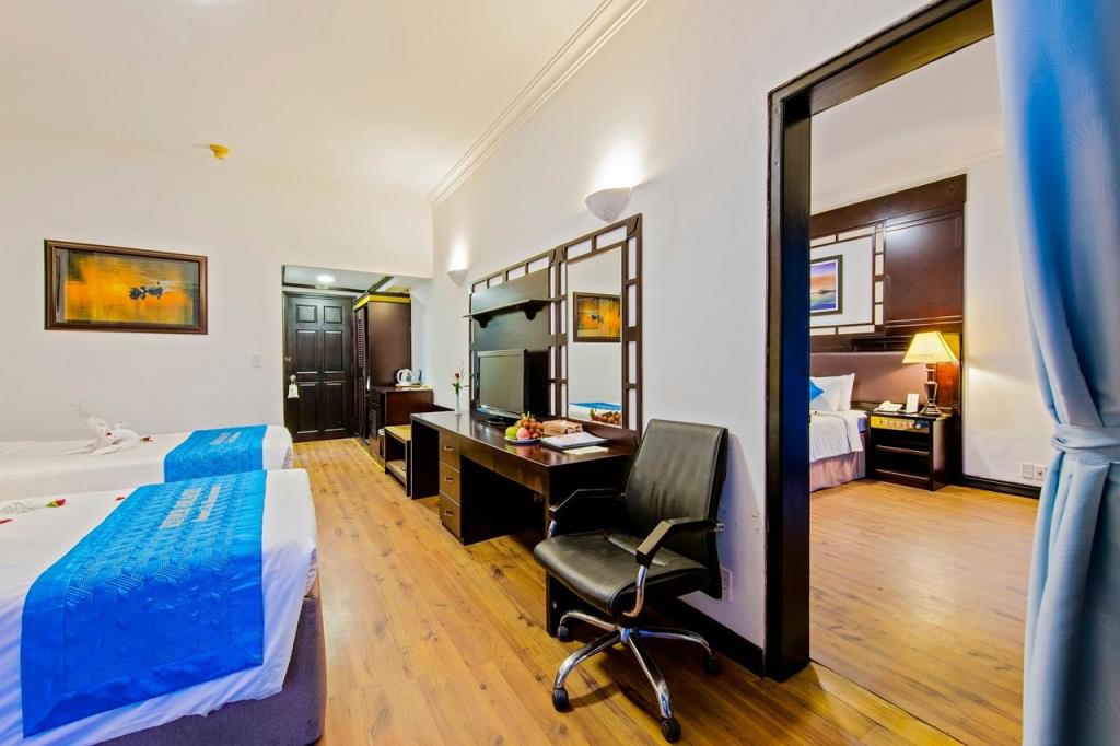 Family Connecting River View - River Beach Resort & Residences