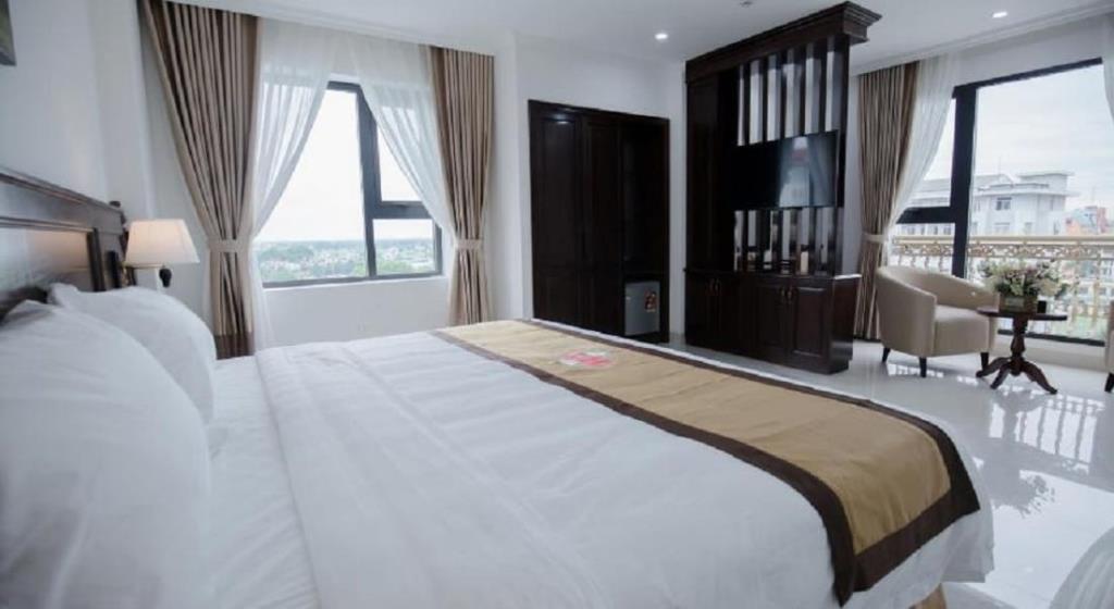 Phòng Junior Suite Ban Công Hướng Biển - Khách Sạn Hoàng Thái Sầm Sơn