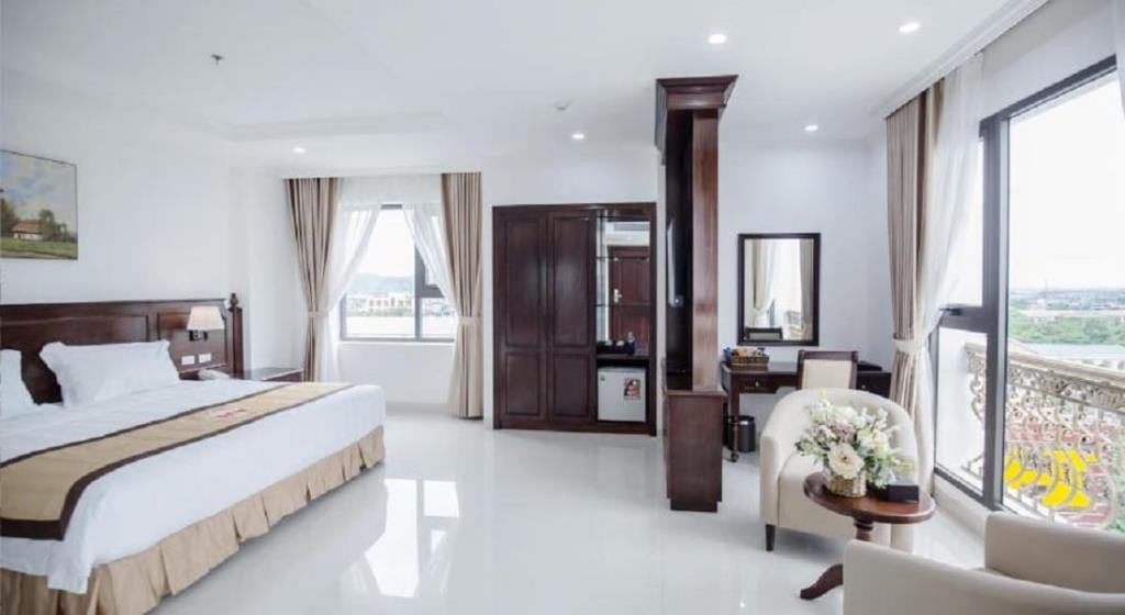 Phòng Junior Suite Ban Công Hướng Biển - Khách Sạn Hoàng Thái Sầm Sơn