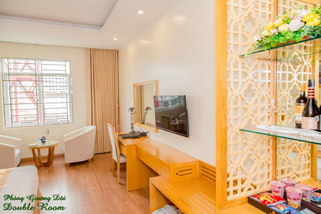 Phòng Deluxe 1 Giường Lớn - Khách sạn Palm Thanh Hóa