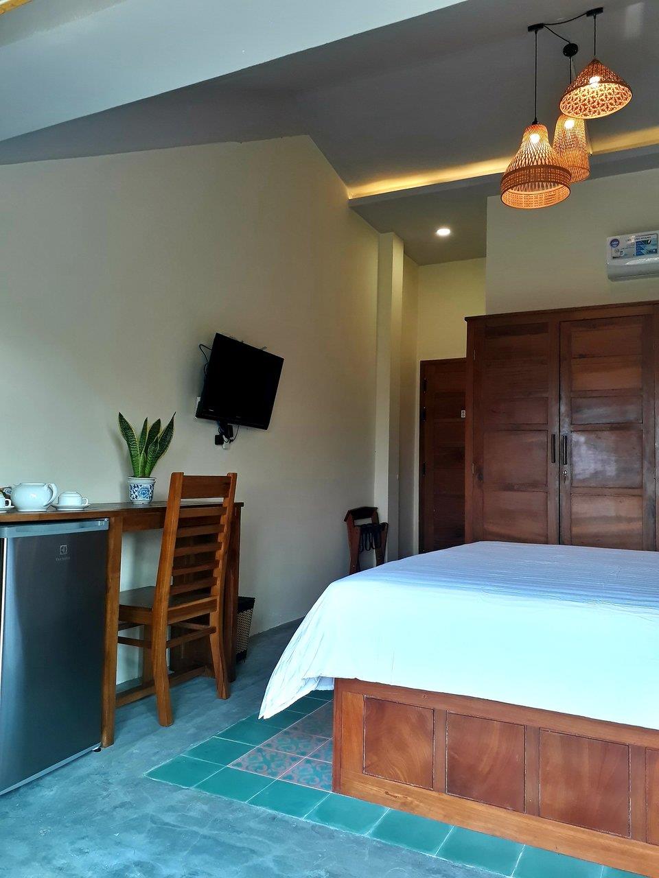 Junior Double Room With Balcony - Khách sạn Pink Tulip Hội An