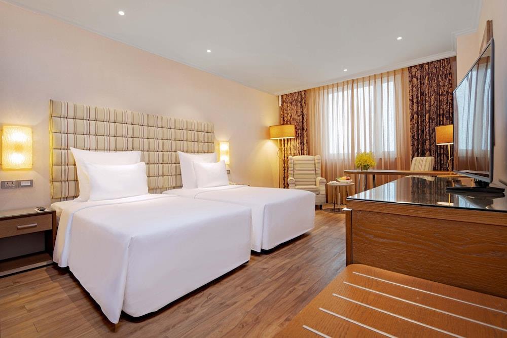 Phòng Premier, Quang cảnh thành phố - Khách Sạn Windsor Plaza