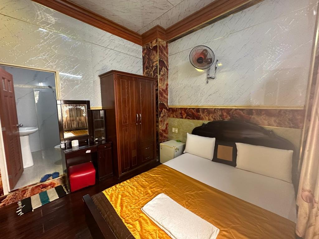 RedDoorz Superior Room - RedDoorz Trang Thu 2 Hotel Le Hong Phong