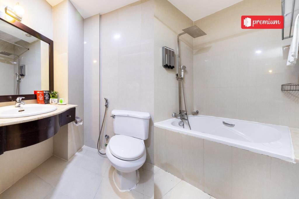 RedDoorz Deluxe Room - RedDoorz Ura Hotel Hung Phuoc 4