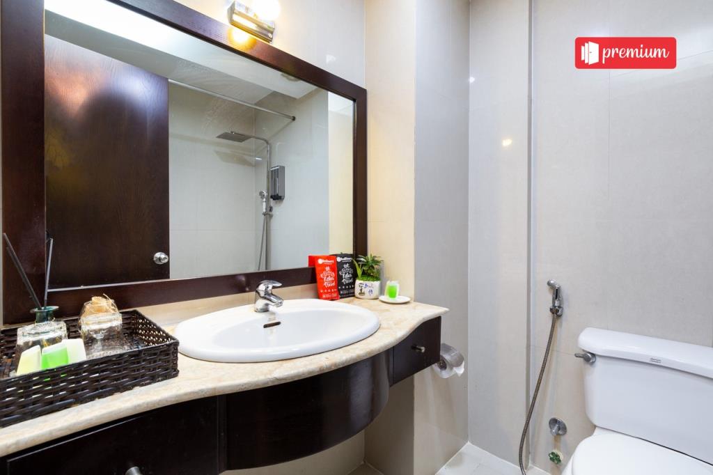 RedDoorz Deluxe Room - RedDoorz Ura Hotel Hung Phuoc 4