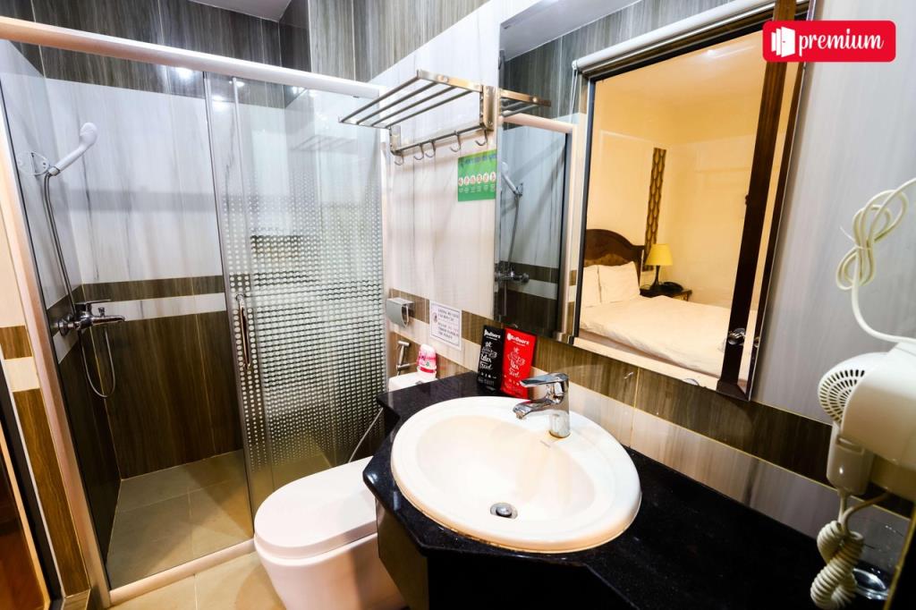 Reddoorz Deluxe Twin Room - RedDoorz Premium Thanh Binh Hotel