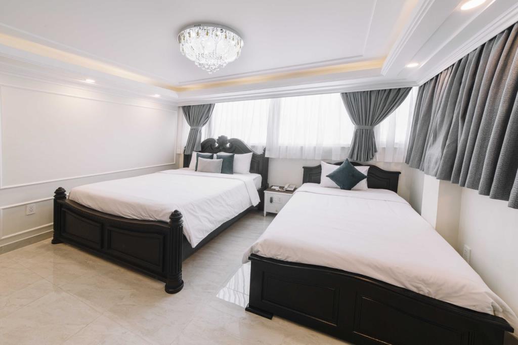 Premier Deluxe Double or Twin (With Window) - Khách Sạn Sài Gòn Hà Nội Centre