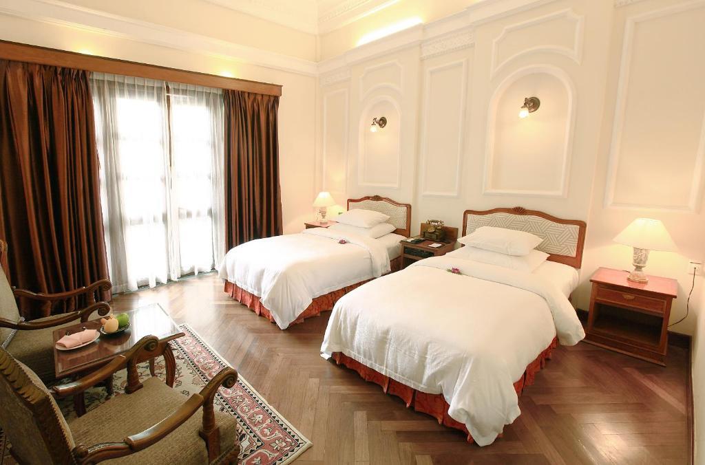 Colonial City Deluxe - Khách Sạn Majestic Sài Gòn