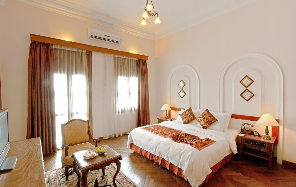 Colonial River Deluxe - Khách Sạn Majestic Sài Gòn