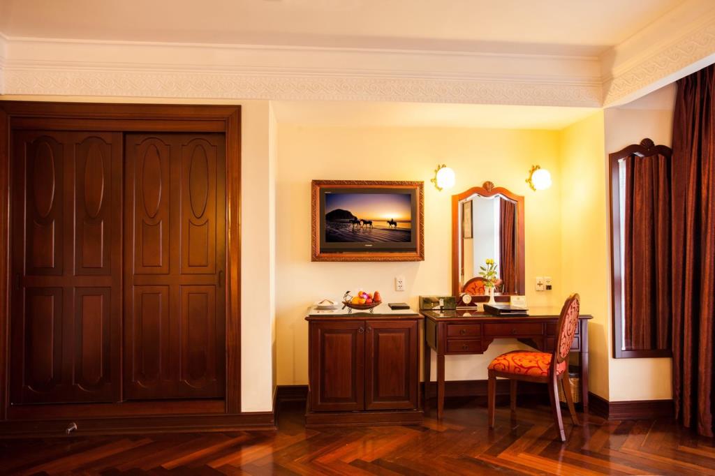 Colonial Suite - Khách Sạn Majestic Sài Gòn