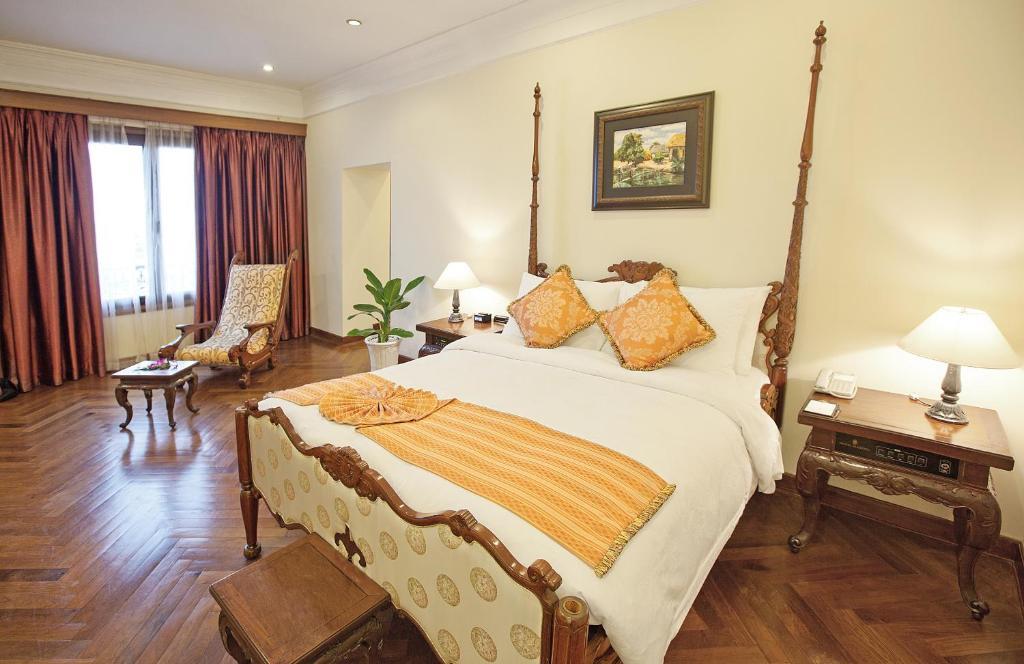 Colonial Majestic Suite - Khách Sạn Majestic Sài Gòn