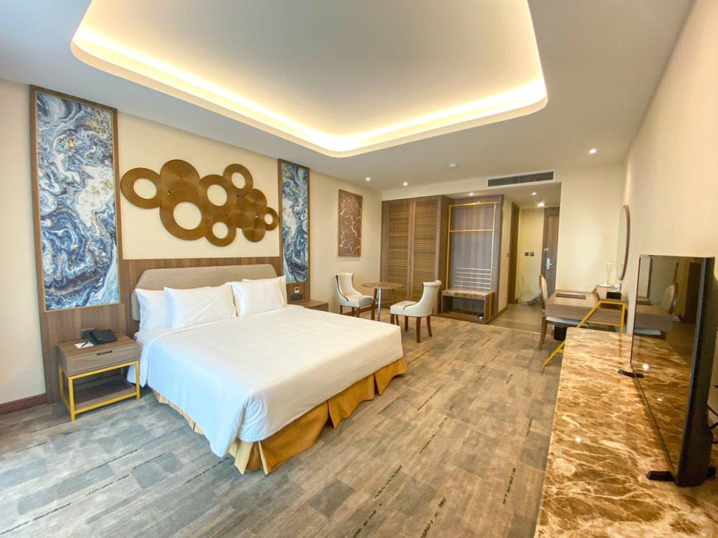 Phòng Studio King ban công hướng biển - Khách Sạn Mường Thanh Luxury Hạ Long Residence