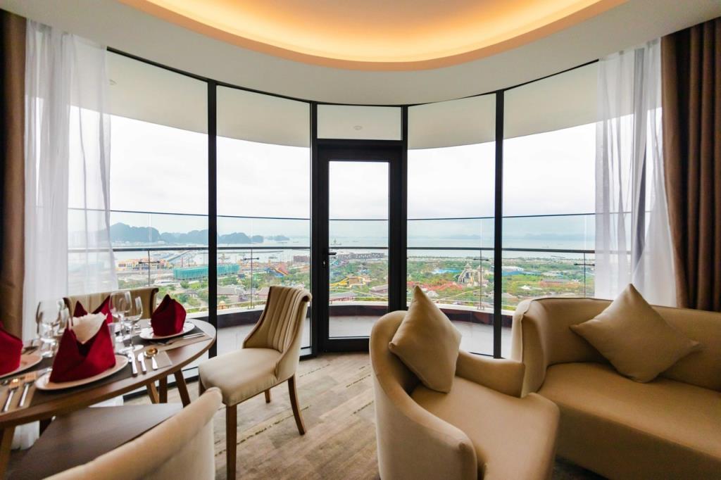 Phòng Executive Suite view 360 hướng biển - Khách Sạn Mường Thanh Luxury Hạ Long Residence