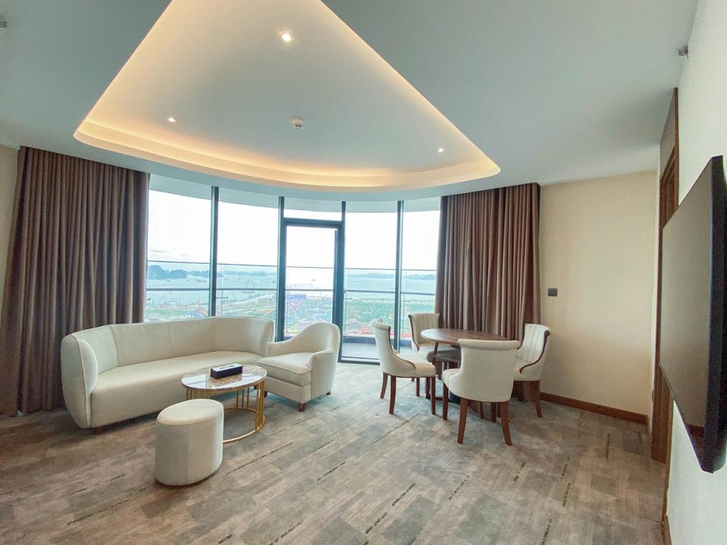 Phòng Executive Suite view 360 hướng biển - Khách Sạn Mường Thanh Luxury Hạ Long Residence