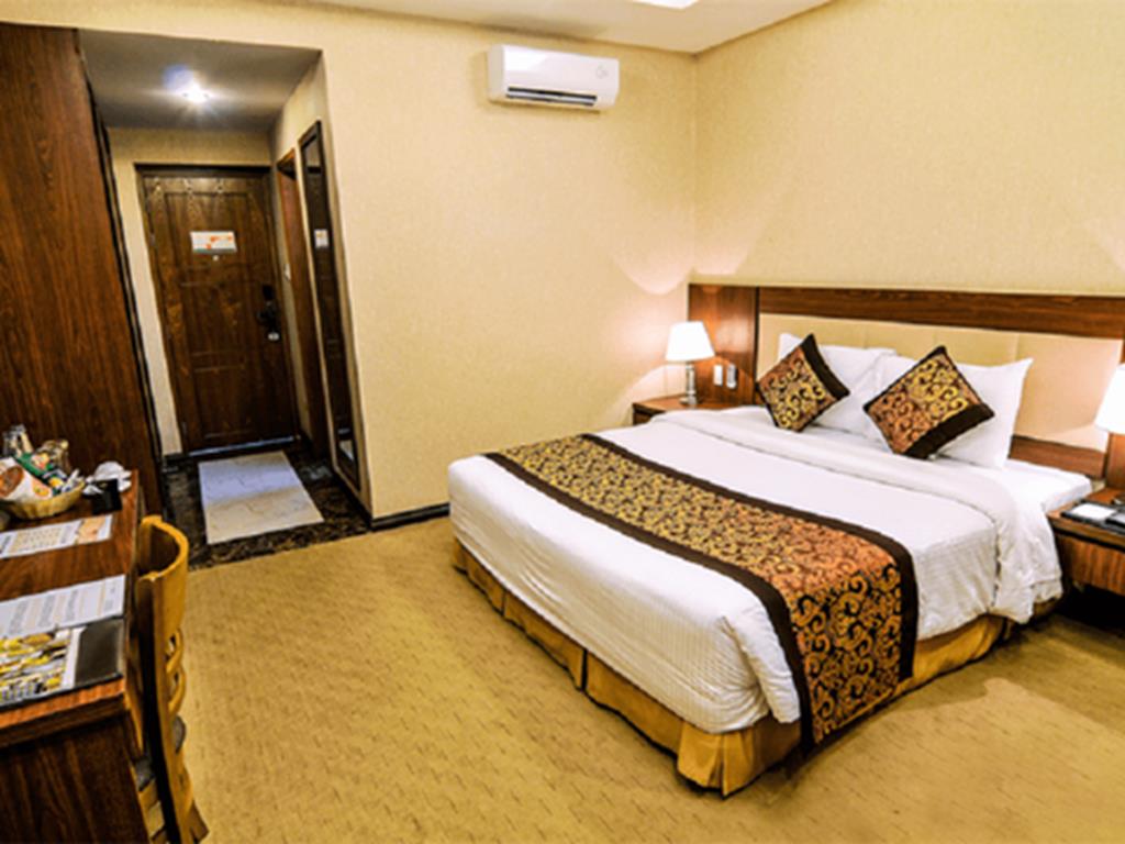 Deluxe - Khách Sạn Mường Thanh Holiday Vũng Tàu