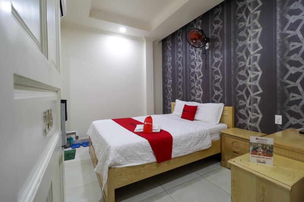 RedDoorz Standard Room - RedDoorz Minh Thu Hotel Cong Lo