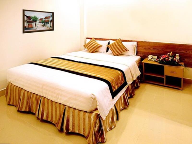 Phòng Standard Hướng Phố - Khách Sạn New Sunny