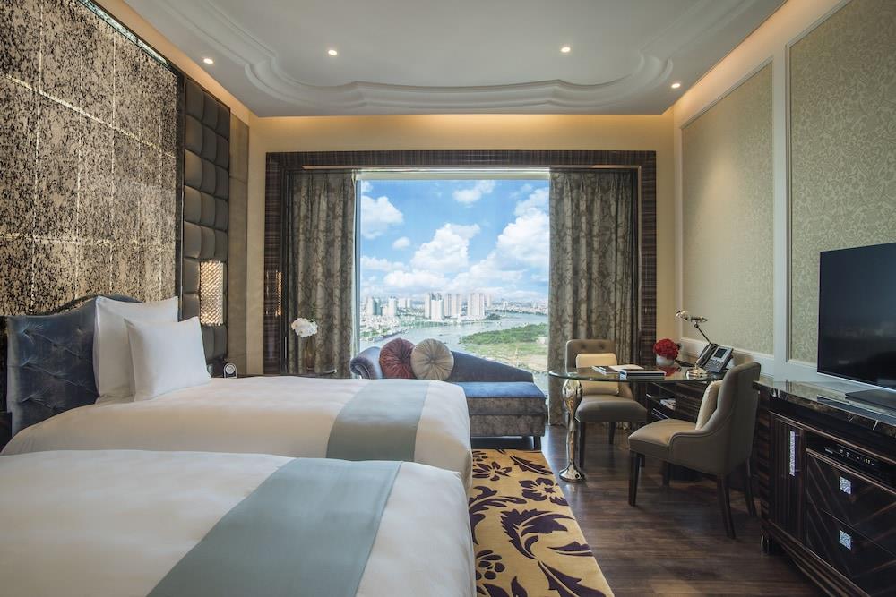 Deluxe Twin, Free Minibar, City or River View - The Reverie Saigon
