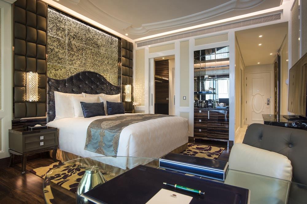 Deluxe King, Free Minibar, City or River View - The Reverie Saigon