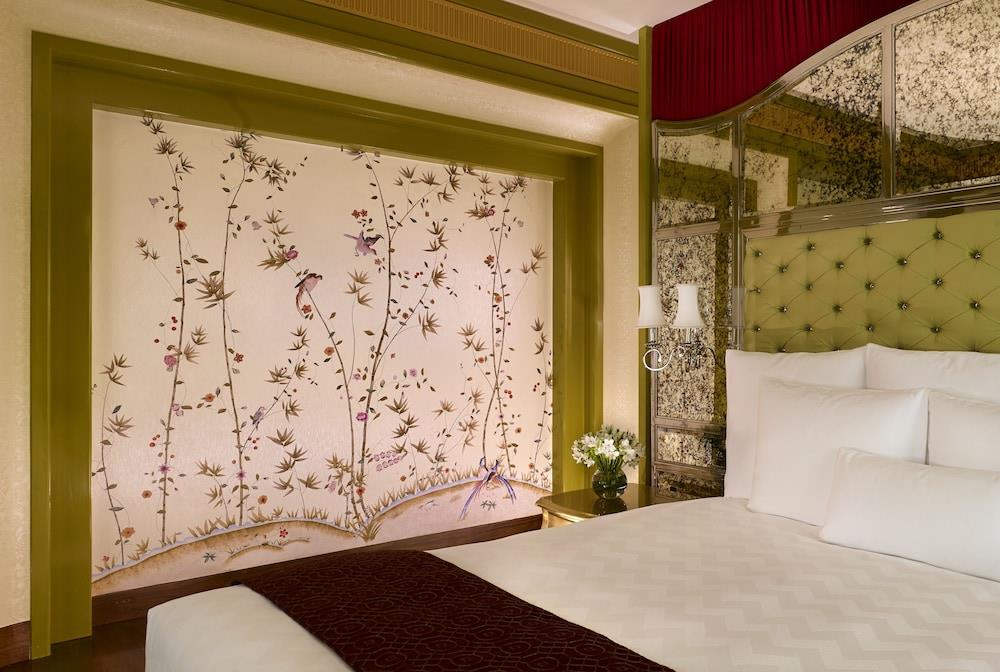 Panorama Deluxe King Free Minibar, Panoramic View - The Reverie Saigon