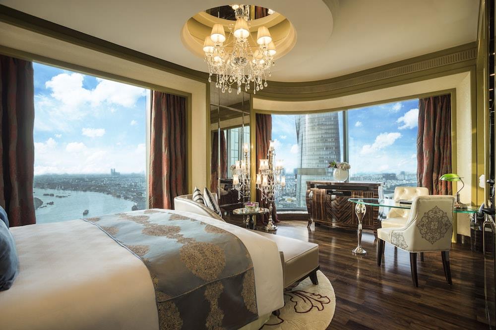 Panorama Deluxe King Free Minibar, Panoramic View - The Reverie Saigon