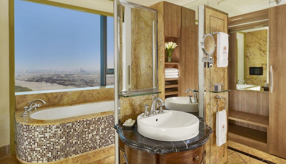 Panorama Deluxe King Free Minibar, Panoramic View - The Reverie Saigon