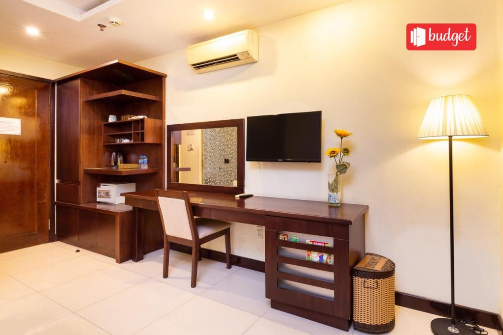 Deluxe Room - RedDoorz @ Dong Du Street