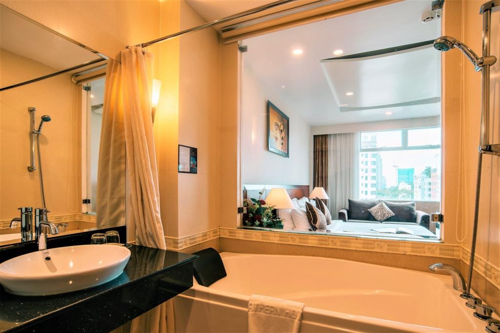 Premier Double Window - Khách Sạn Northern Saigon