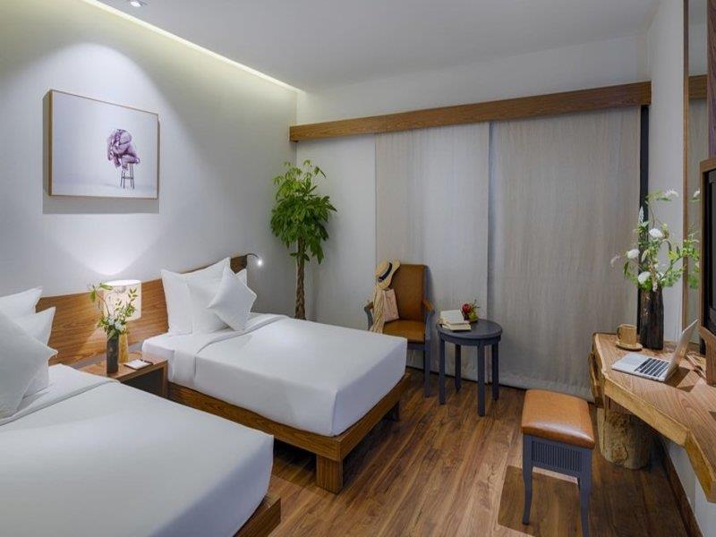 Deluxe (Window) - Khách Sạn Silverland Min