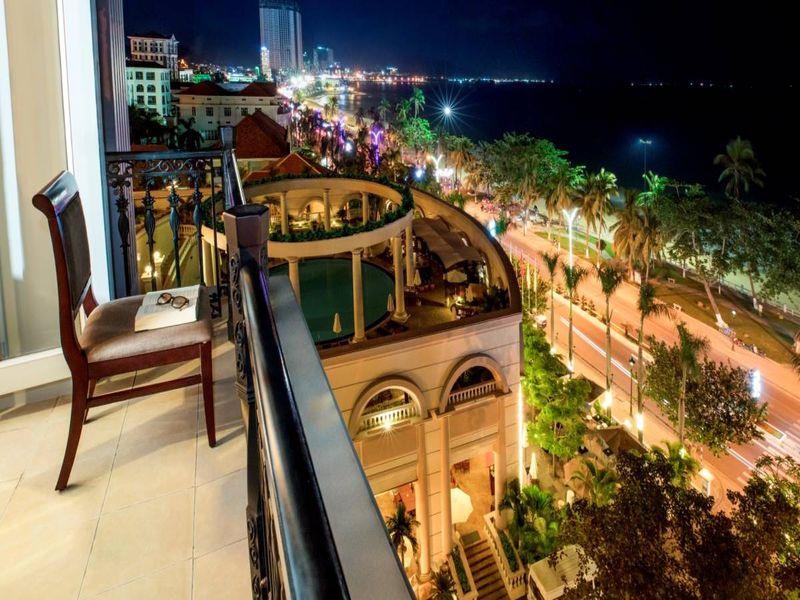 Executive Suite Ocean - Sunrise Nha Trang Beach Hotel & Spa