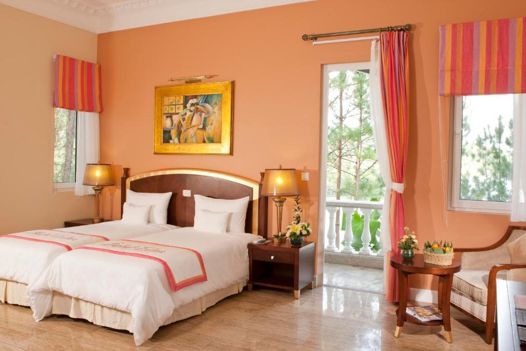 Phòng Luxury Giường Đôi/2 Giường Đơn Nhìn Ra Một Góc Hồ - Dalat Edensee Lake Resort & Spa