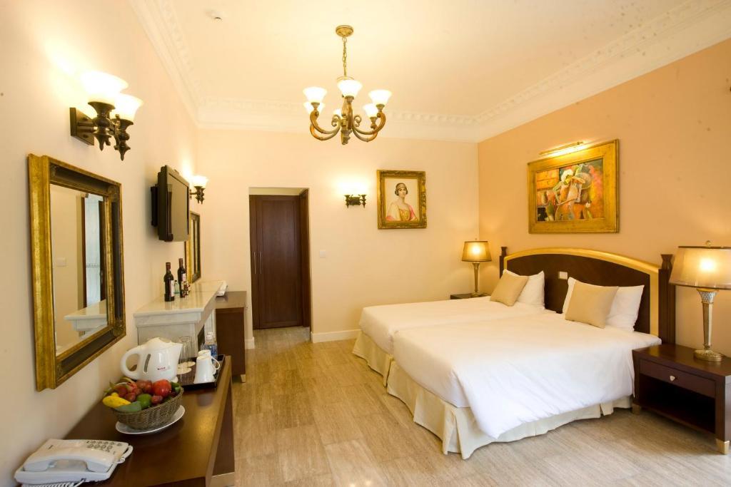 Phòng Deluxe Giường Đôi/2 Giường Đơn Nhìn Ra Đồi Thông - Dalat Edensee Lake Resort & Spa