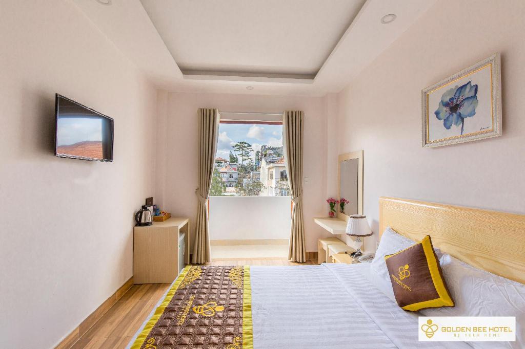 STANDARD DOUBLE ROOM – WITH WINDOW - Khách Sạn Golden Bee