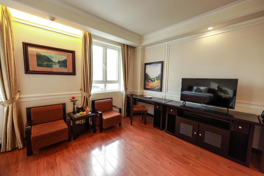 Deluxe Triple Room (French Wing) - Ninh Binh Legend Hotel