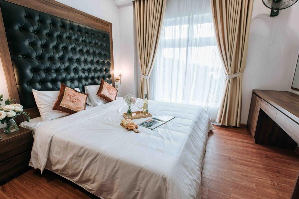 Phòng Tiêu Chuẩn Có Giường Cỡ King - Khách Sạn Golden Coto (Golden Coto Hotel)