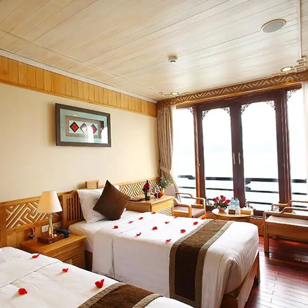 Tour Du Thuyền Cao Cấp