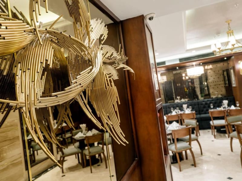 Khách sạn Conifer Grand