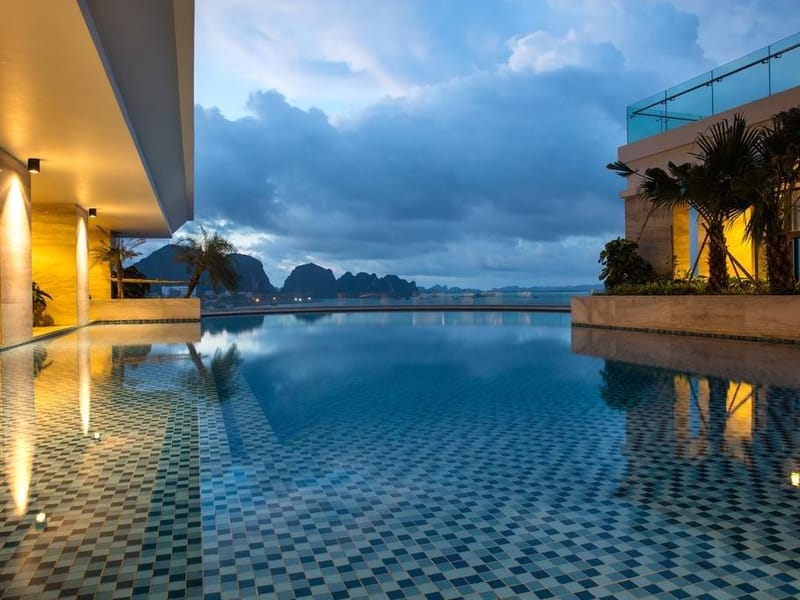 Khách sạn Wyndham Legend Hạ Long
