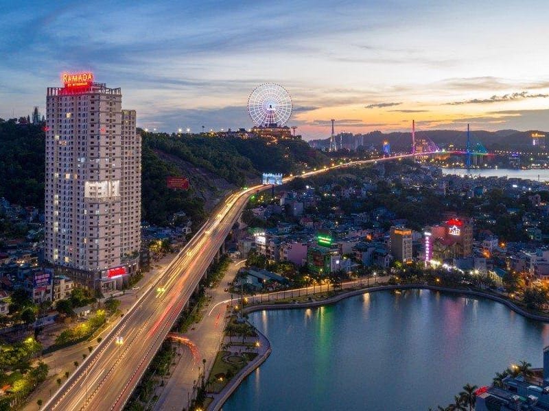 Ramada Hotel & Suites By Wyndham Hạ Long Bay View