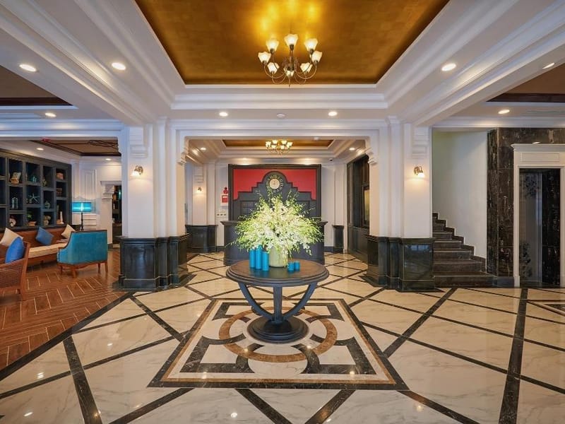 Khách sạn Manoir Des Arts