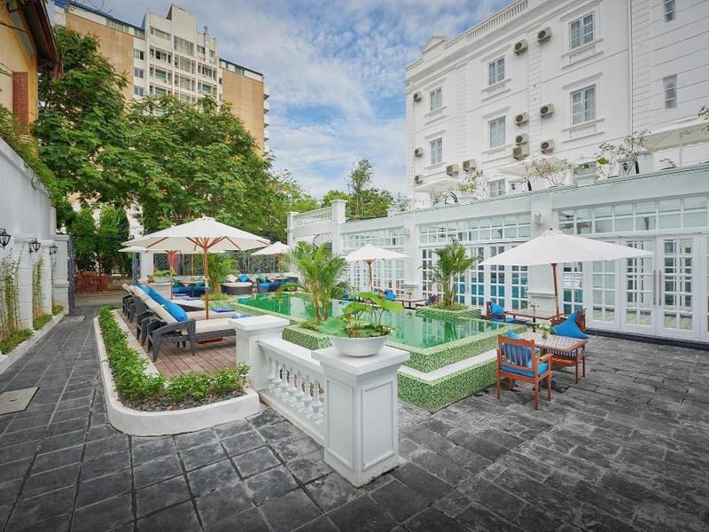 Khách sạn Manoir Des Arts