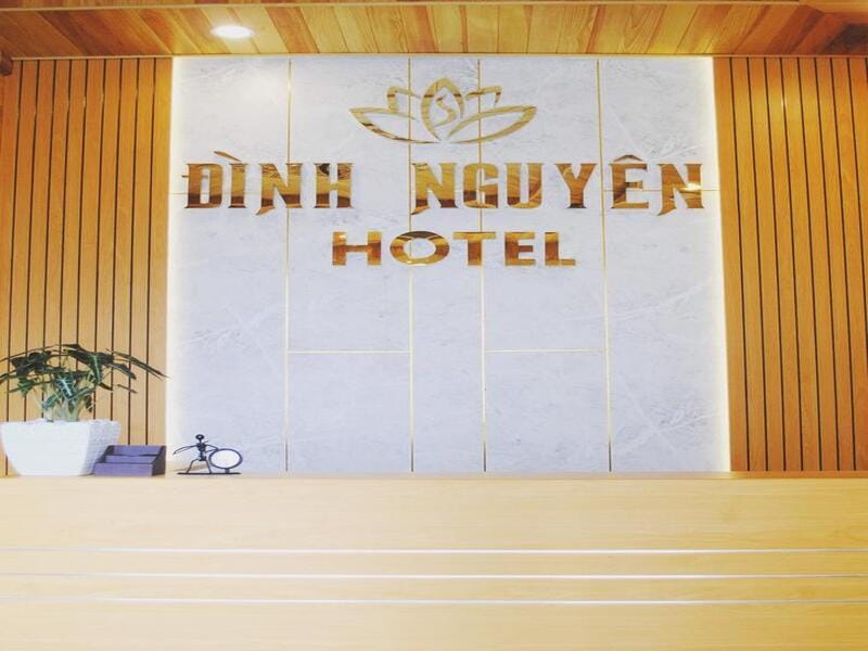 Khách sạn Đình Nguyên