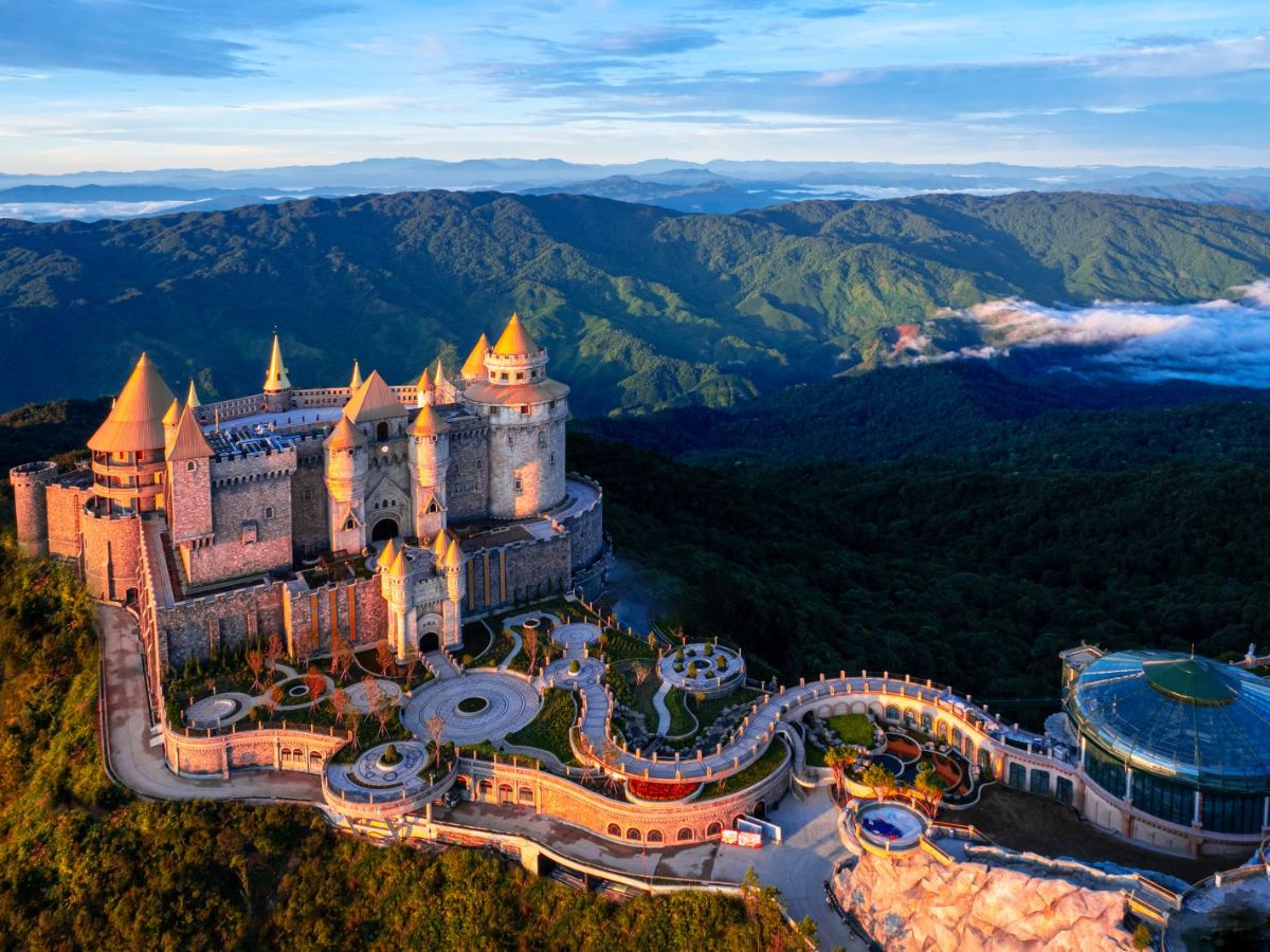 Sun World Ba Na Hills - Đường lên tiên cảnh