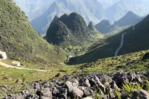 Khám Phá Cao Nguyên Đá Đồng Văn: Kỳ Quan Địa Chất UNESCO Giữa Lòng Hà Giang