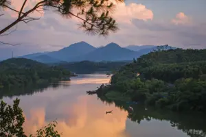 Đồi Vọng Cảnh - "Mắt thần cố đô", nơi ngắm hoàng hôn đẹp nhất xứ Huế