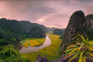 Những địa điểm du lịch nổi tiếng tại Ninh Bình - Cố đô cổ kính và trầm mặc