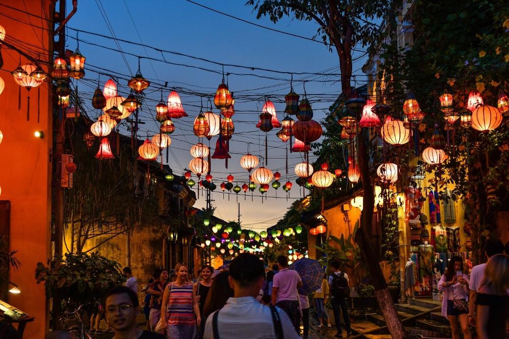 Hội An ngày và đêm - Vẻ đẹp trữ tình, mộng mơ của phố cổ xưa
