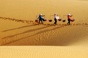 Mũi Né: Vẻ đẹp hoang sơ của những đồi cát mênh mông và đại dương xanh thẳm